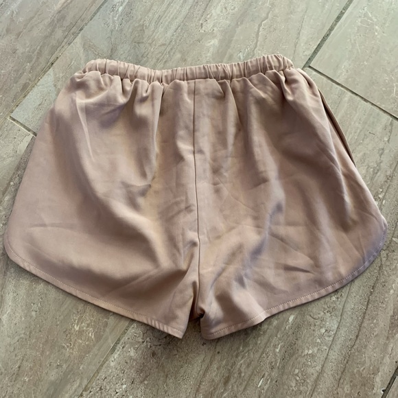 High waist woven shorts - Picture 2 of 2
